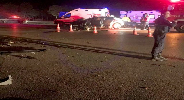 Karacabeyde trafik kazası: 1 ölü, 1 yaralı