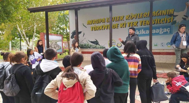 Karacabeyin doğası öğrencilere ilham kaynağı oluyor