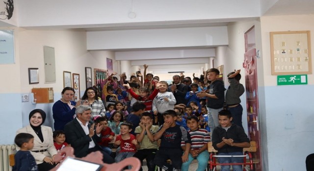 Karacasu Alemler Köyünün çocukları hayatlarında ilk kez opera ile tanıştı