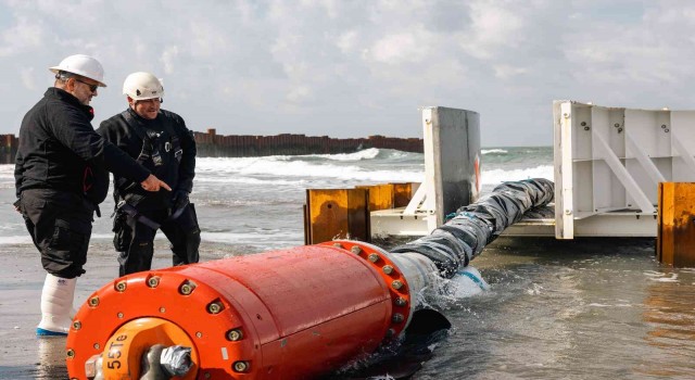 Karadeniz Gazını karaya çıkartma çalışmalarında Sakarya Gaz Sahasında bir gün