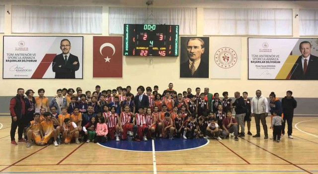 Karamanda düzenlenen basketbol turnuvası sona erdi