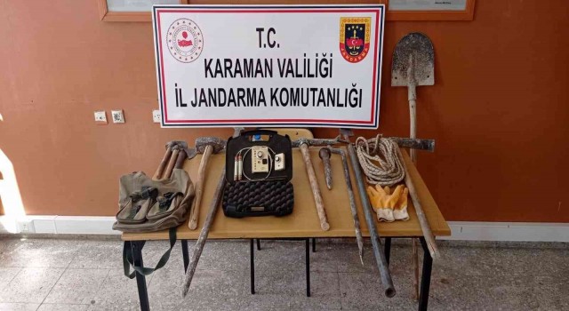 Karamanda kaçak kazıya suçüstü: 4 gözaltı