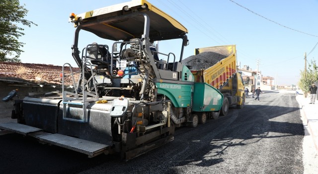 Karatayda yol çalışmalarına devam ediyor