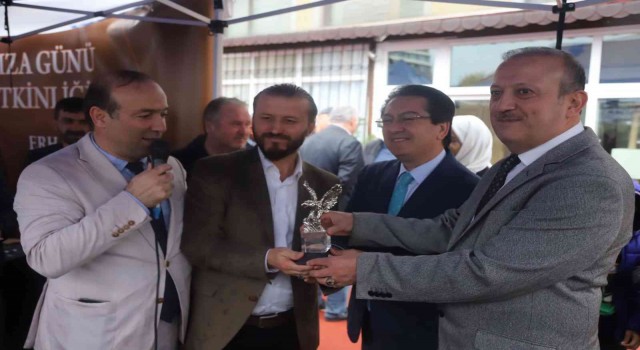 Kartalda İHA muhabirine ödül