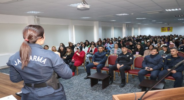 Kastamonuda jandarma ekipleri 150 kadına daha KADESi tanıttı