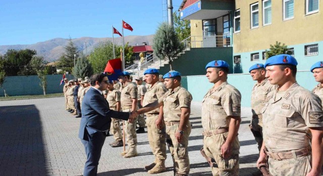 Kaymakam Başar, jandarma ile bir araya geldi