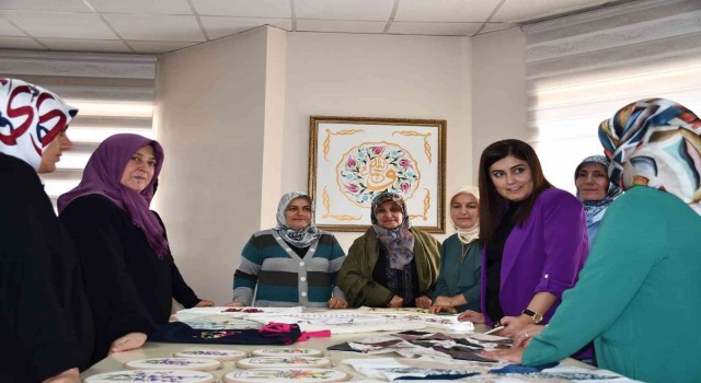 Kaymakam Ocakın eşi, ADEMde kursiyerlerle buluştu