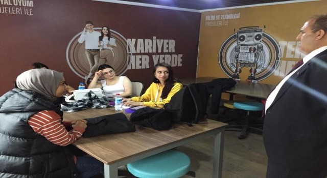 Kaymakam Ünaldan gençlik merkezine ziyaret