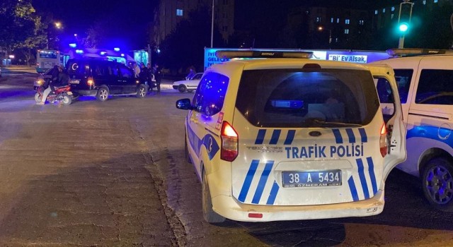 Kayseride 2 otomobil çarpıştı: 1 yaralı