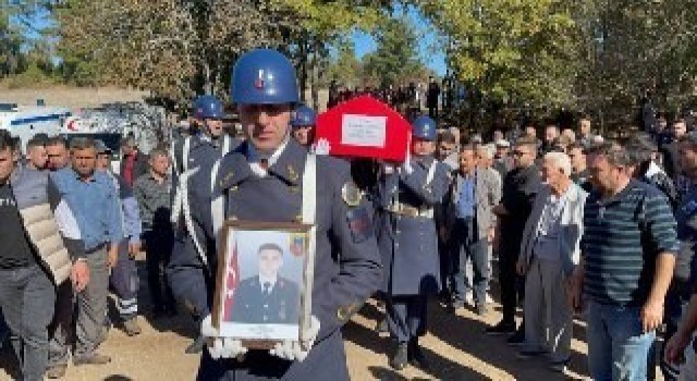 Kaza sonucu hayatını kaybeden Uzman Çavuş Karakaya son yolculuğuna uğurlandı