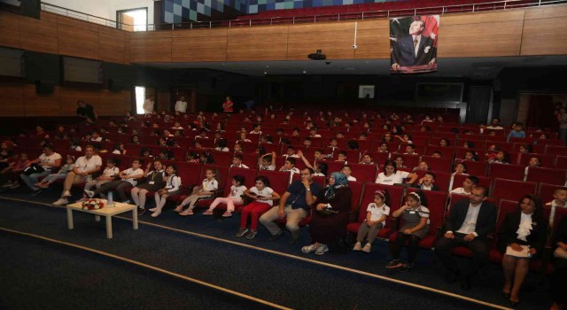 “Keloğlan ve Becerikli Eşeği” tiyatro oyunu Mehmet Akif Ersoy Kültür Merkezinde sahnelendi
