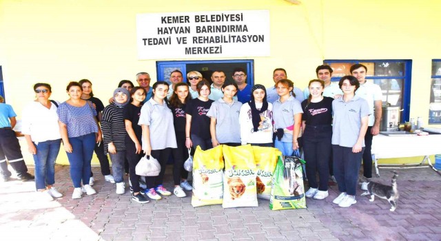 Kemerde Dünya Hayvanları Koruma Günü etkinliği