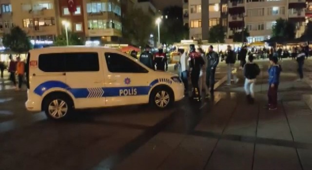 Kent meydanı karıştı, onlarca kişi tekme tokat kavga etti
