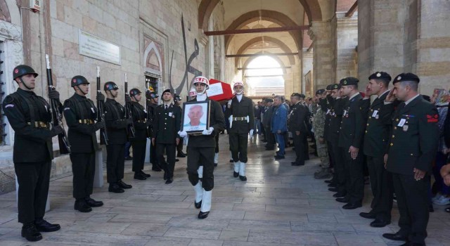 Kıbrıs Gazisi askeri törenle son yolculuğuna uğurlandı