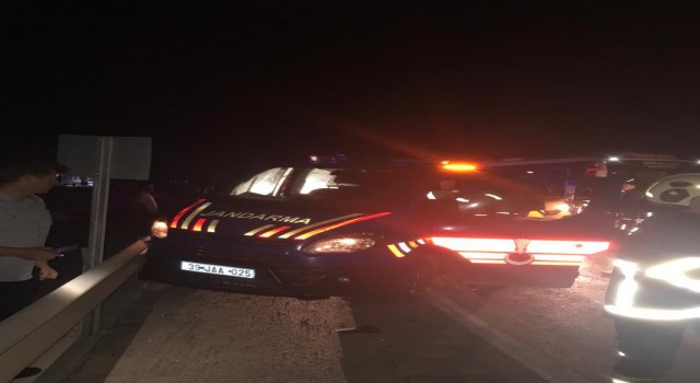 Kırklarelide kazada yol güvenliğini alan jandarmaya başka bir araç çarptı: 1 şehit, 1 asker yaralı