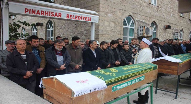 Kırklarelinde ormanlık alanda ölü bulunan iki arkadaş toprağa verildi