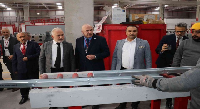 Kızılay Genel Başkanı Kınık, Türk Kızılay Malatya Merkez Üssünde incelemelerde bulundu