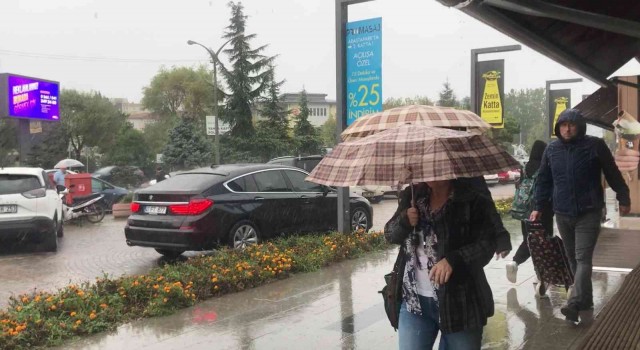 Kocaelide sağanak etkili oluyor