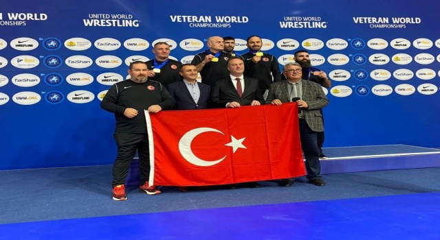 Kocaelili veteran güreşçiler dünyanın zirvesinde