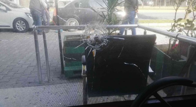 Kocaelinde oto galeriler kurşunlandı