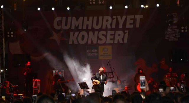Konya Büyükşehir Akşehir ve Ereğlide Cumhuriyet Konserleri düzenledi