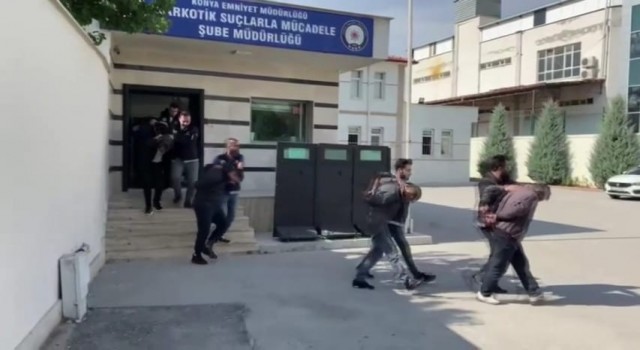 Konyada uyuşturucu tacirlerine operasyon: 21 gözaltı