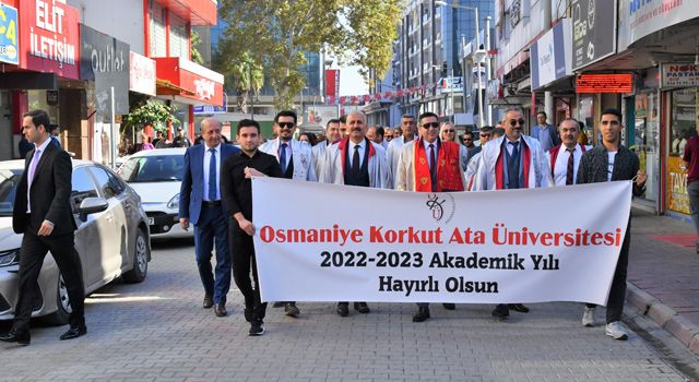 Korkut Ata Üniversitesi'nde Akademik Yılı Açılışı Kapsamında Yürüyüş Düzenlendi