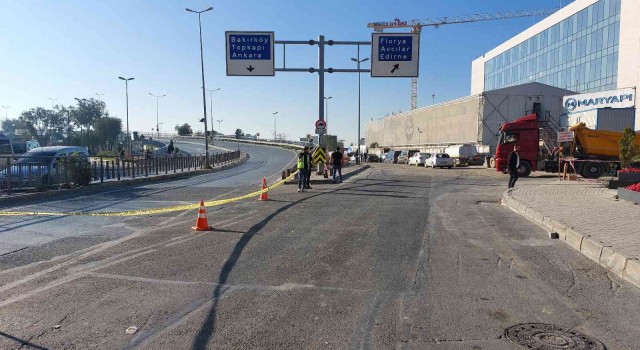 Küçükçekmecede çöken istinat duvarının dolgu işlemleri sürüyor