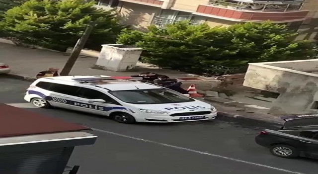 Küçükçekmecede kaçak göçmenlerin yaşadığı eve polis baskını