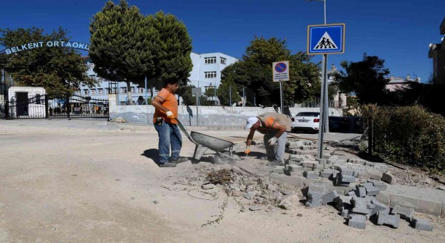 Kuşadası Belediyesi altyapı çalışmalarını sürdürüyor