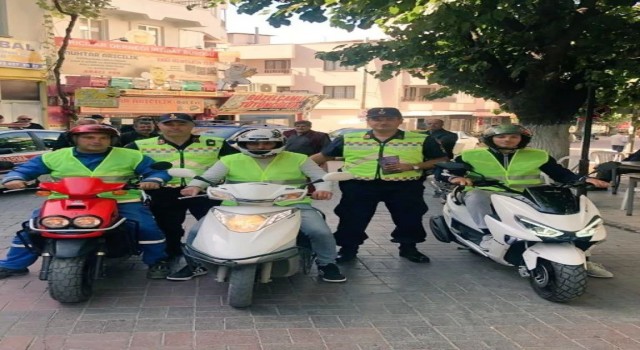 Kuşadasında “Reflektif yelek giy, görünür ol” eğitimi verildi