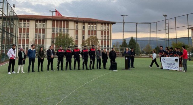 Kütahyada Polis Şehitlerine Vefa Kupası Futbol Turnuvası sona erdi