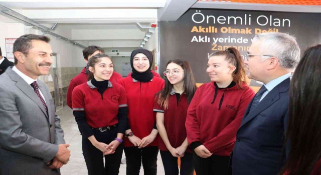 Lisede ‘Matematik Koridoru oluşturuldu
