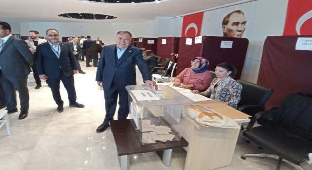 M. Arif Parmaksız 6. kez başkan oldu