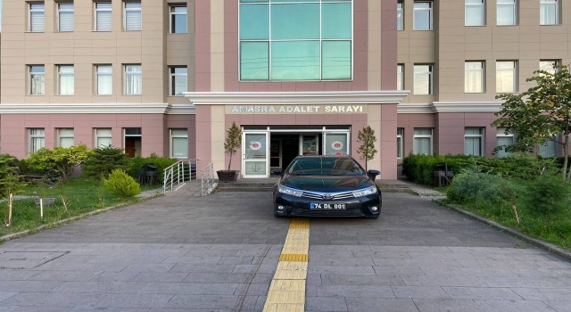Maden faciasında müessese müdürü ve daire başkanı Amasra Adliyesine geldi