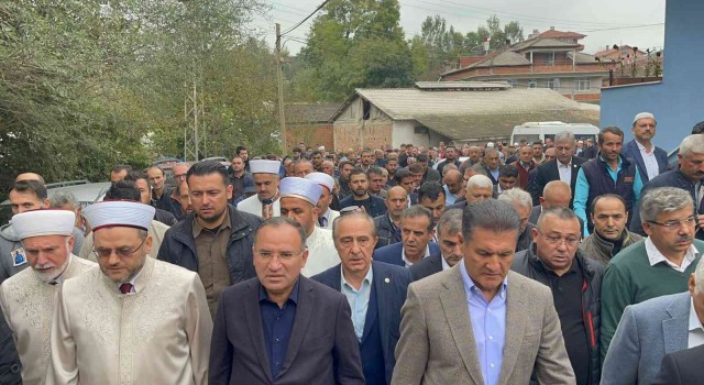 Maden şehidi Berkay Kesim köyünde toprağa verildi