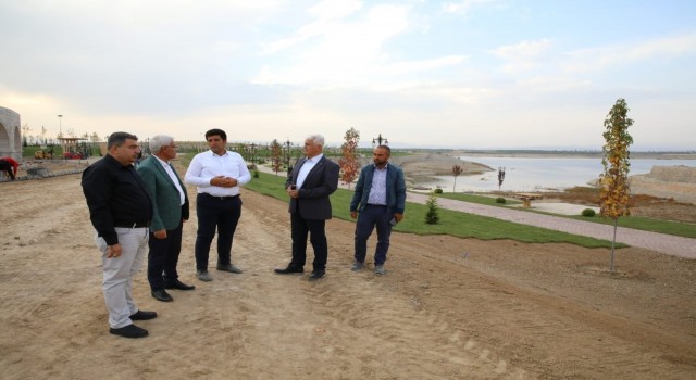 Malatyanın ilk sahil parkı projesi tüm hızıyla sürüyor