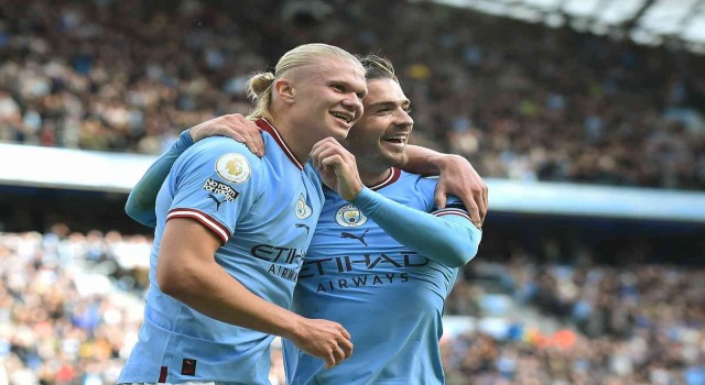 Manchester derbisinde Cityden gövde gösterisi