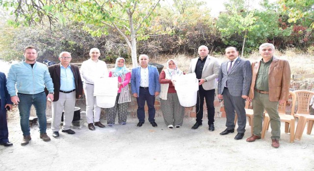 Manisa Büyükşehir Belediyesinden Gördese üzüm sıkma makinesi
