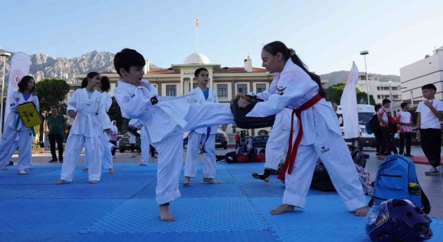 Manisada Amatör Spor Haftası renkli etkinliklerle başladı