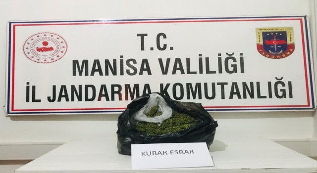 Manisada durdurulan otomobilden esrar çıktı