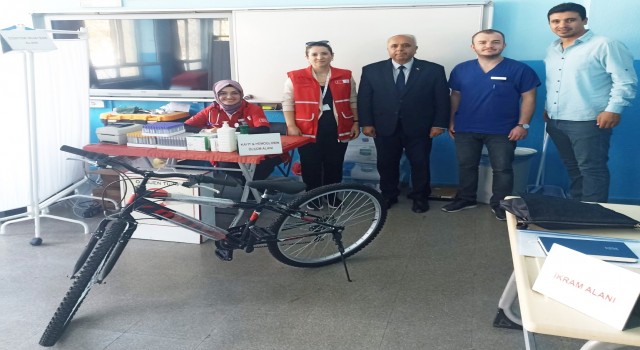 Manisada en çok kan bağışçısı getiren öğrenciye bisiklet hediye edilecek