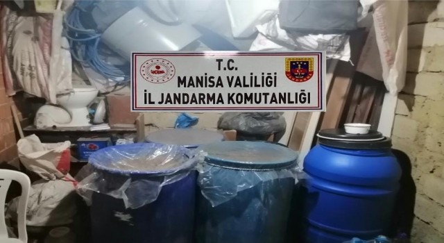 Manisada litrelerce kaçak rakı ve şarap ele geçirildi