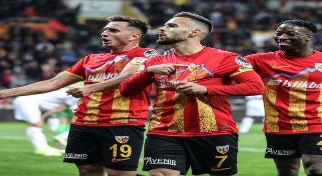 Mario Gavranovic 5. golünü attı