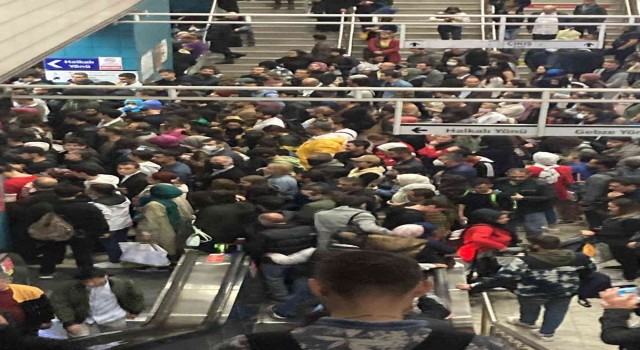 Marmarayda arıza yoğunluğa neden oldu, vatandaşlar isyan etti