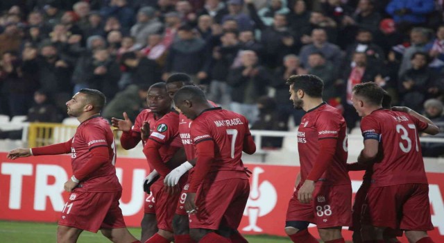 Max Gradel 4. golünü CFR Cluja attı