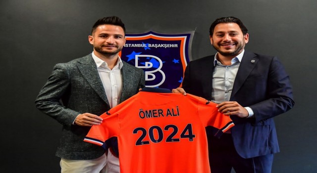 Medipol Başakşehir, Ömer Ali Şahinerin sözleşmesinin 1+1 yıllığına uzatıldığını açıkladı.