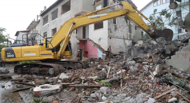 Mehmet Ali Paşadaki 4 bina yıkıldı