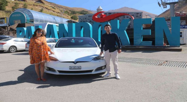 Merak uğruna elektrikli aracıyla İsviçreden yola çıktı, Türkiyede 81 ili geziyor