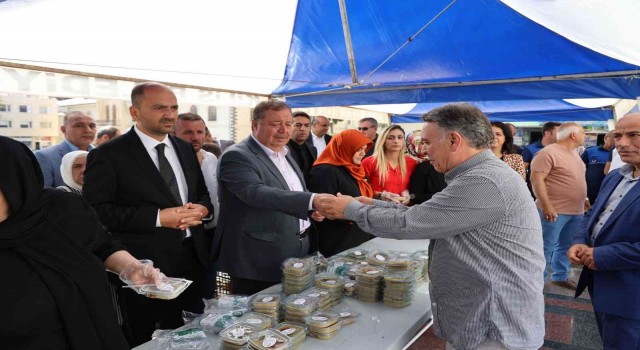 Merhum Başkan Bulutun ruhuna helva dağıtıldı